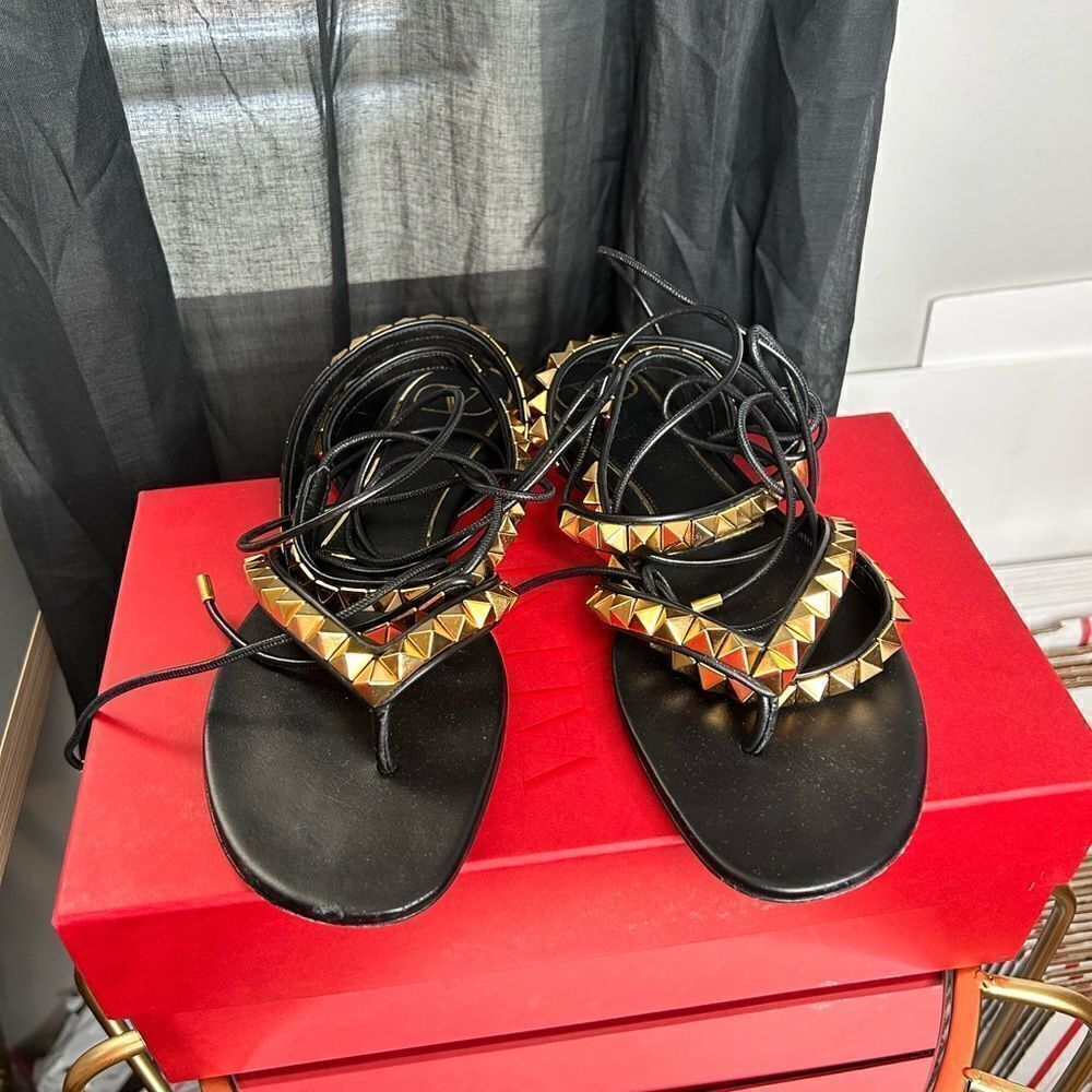 Valentino Garavani Rockstud Wraparound Sandals - Picture 9 of 14